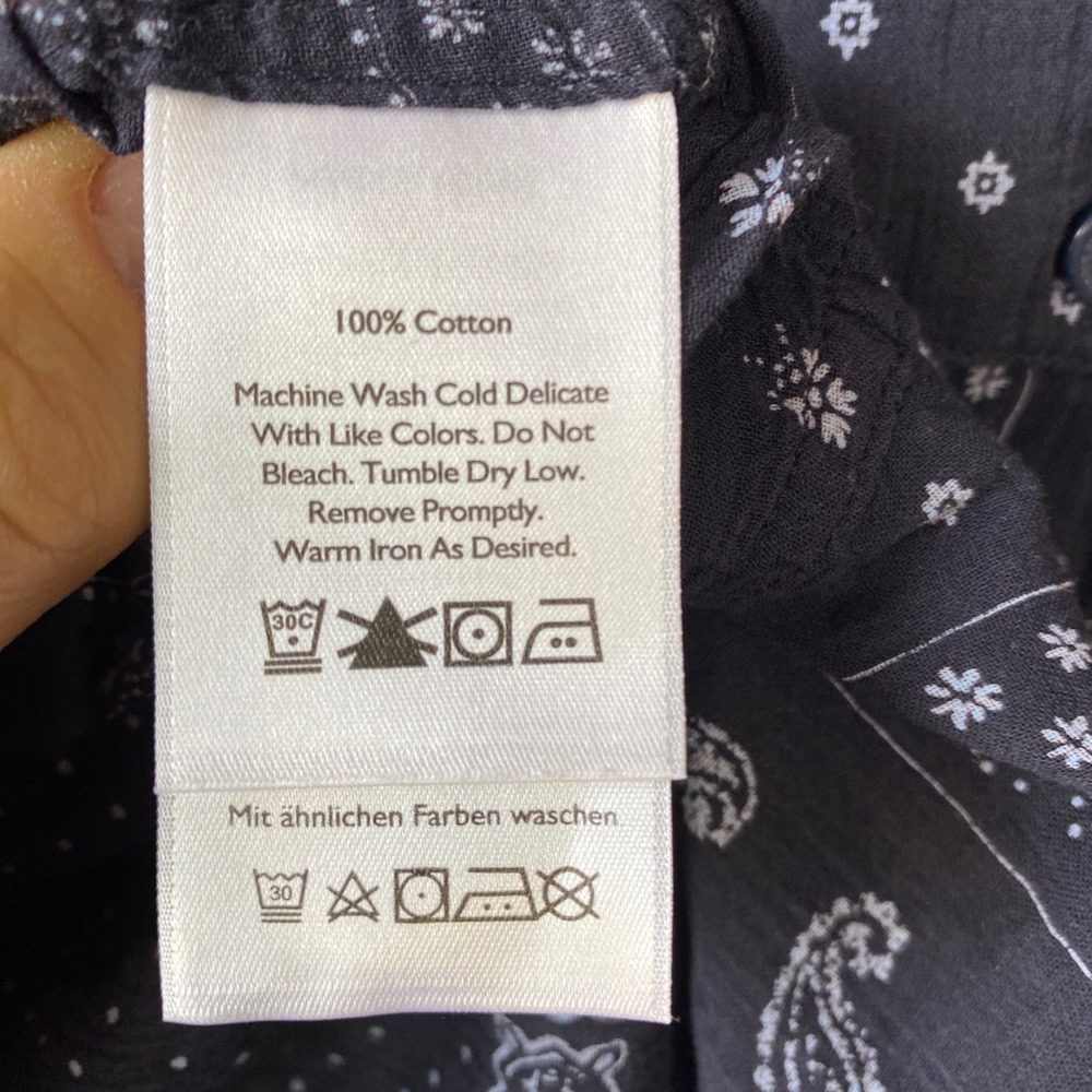 Eddie Bauer Womens Navy Blue Bandana Paisley Gauze Sleeveless Button Down Top L - Picture 9 of 12